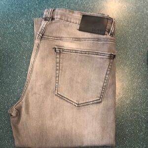 DL1961 Avery Modern Straight Grey Jeans msrp $125.00